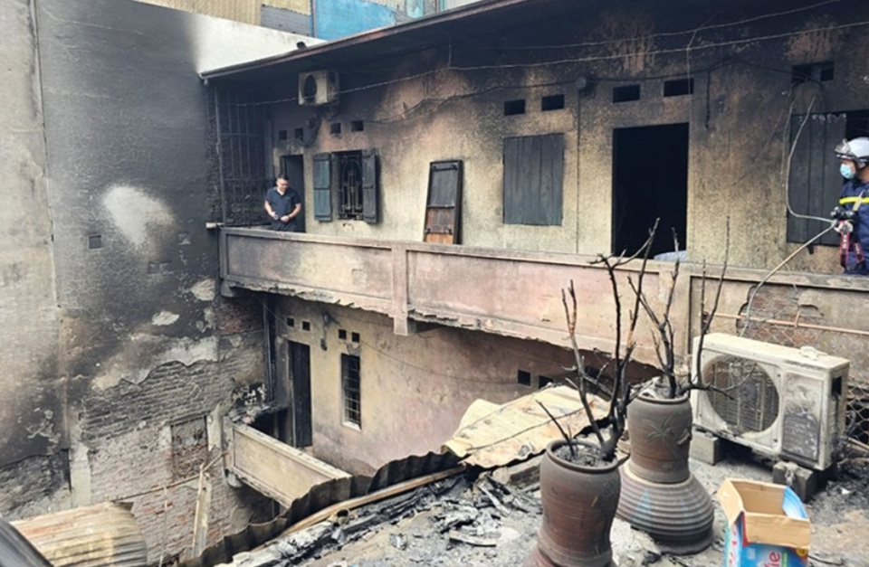 Hình ảnh mới nhất hiện trường cháy khiến 14 người tử vong ở phố Trung Kính - Ảnh 7