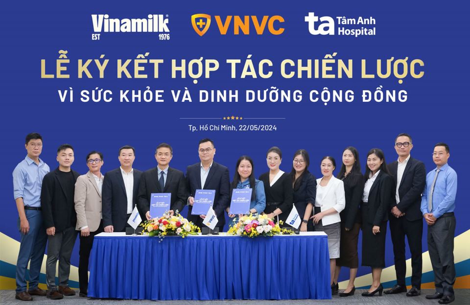 L&atilde;nh đạo Vinamilk, Hệ thống trung t&acirc;m ti&ecirc;m chủng VNVC v&agrave; Bệnh viện Đa khoa T&acirc;m Anh k&yacute; hợp t&aacute;c chiến lược.