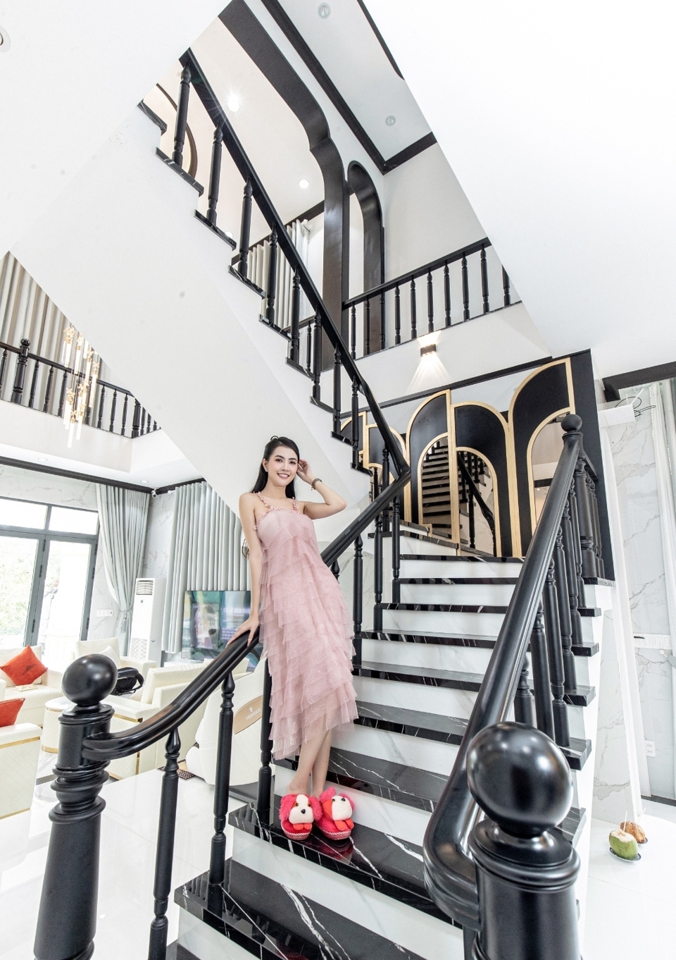 Hoa hậu Phan Thị Mơ xây biệt thự 10 tỷ đồng tặng ba mẹ - Ảnh 2