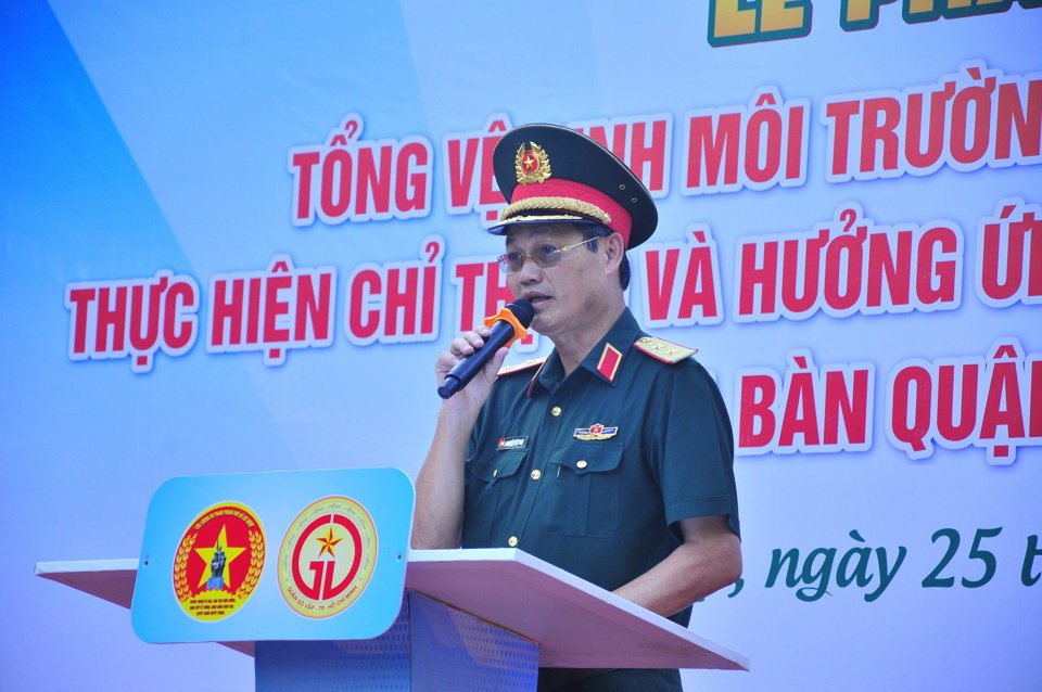 Trung tướng Nguyễn Văn Nam - Tư lệnh Bộ Tư lệnh TP Hồ Ch&iacute; Minh, ph&aacute;t biểu tại buổi lễ.