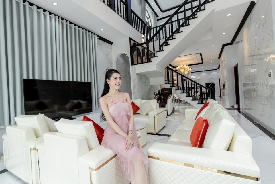 Hoa hậu Phan Thị Mơ xây biệt thự 10 tỷ đồng tặng ba mẹ - Ảnh 3