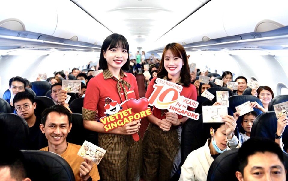 Vietjet tặng 10.000 vé bay chỉ từ 0 đồng, mừng kỷ niệm “chuyến bay nụ cười” đến Singapore - Ảnh 2