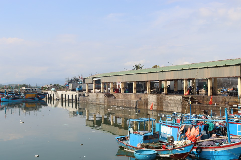 Cảng Mỹ &Aacute; l&acirc;m v&agrave;o cảnh đ&igrave;u hiu v&igrave; t&agrave;u ra v&agrave;o kh&oacute; khăn.