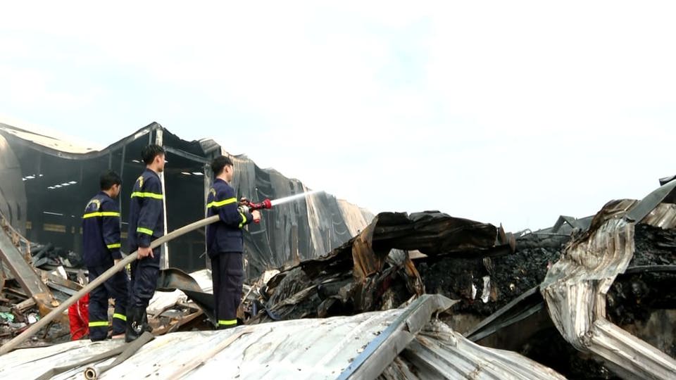 Ninh Bình:nhanh chóng dập tắt vụ cháy tại công ty Khánh Phú Glass - Ảnh 1