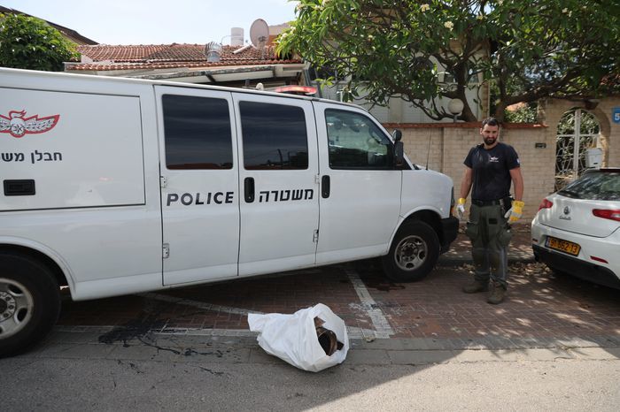 Qu&acirc;n đội Israel cho biết, vụ tấn c&ocirc;ng của Hamas nhằm v&agrave;o thủ đ&ocirc; Tel Aviv kh&ocirc;ng g&acirc;y thương t&iacute;ch. Ảnh: Reuters