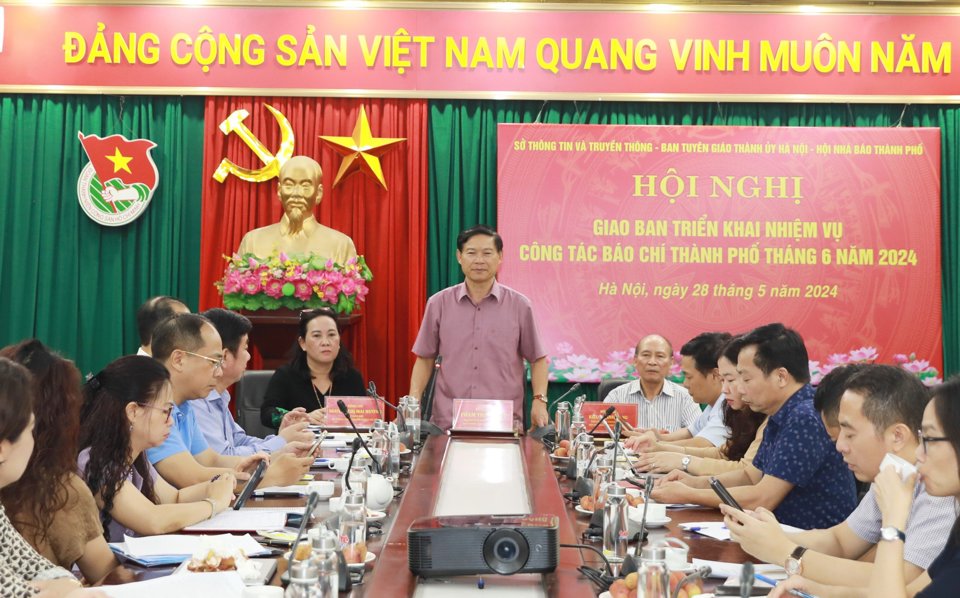 Ph&oacute; Trưởng ban Thường trực Ban Tuy&ecirc;n gi&aacute;o Th&agrave;nh ủy H&agrave; Nội Phạm Thanh Học ph&aacute;t biểu kết luận hội nghị.