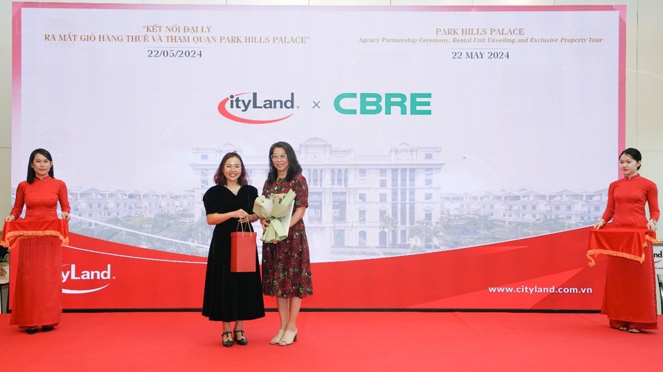 Đại diện CityLand v&agrave; C&ocirc;ng ty CBRE.