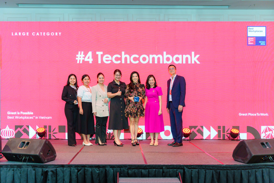 Techcombank tiếp tục lọt Top 4 Bảng xếp hạng Nơi làm việc tốt nhất Việt Nam - Ảnh 2