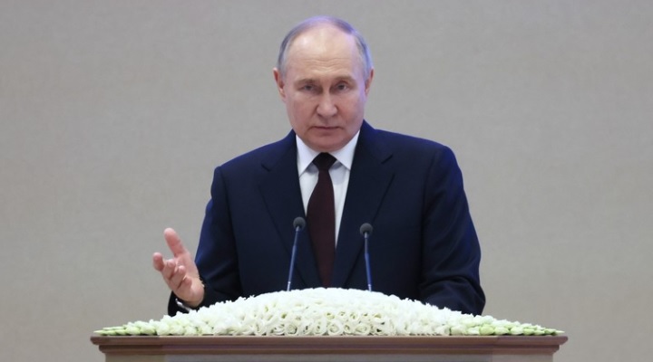 Tổng thống Nga Vladimir Putin ph&aacute;t biểu trong cuộc họp của Hội đồng khu vực Uzbekistan v&agrave; Nga tại Tashkent, Uzbekistan. Ảnh: Sputnik