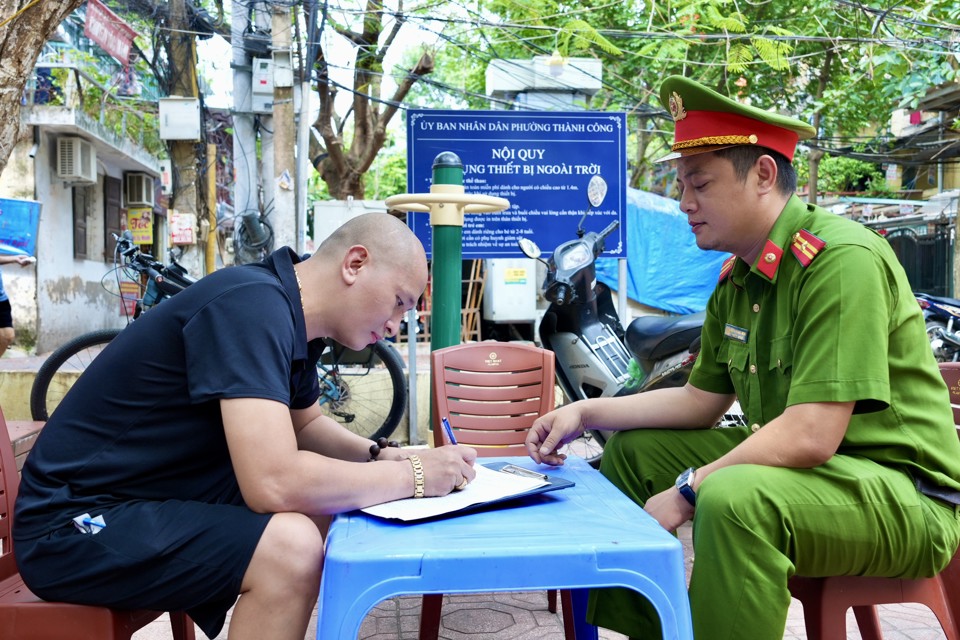 Xử lý lấn chiếm sân tập thể ở khu Thành Công làm nơi kinh doanh  - Ảnh 5