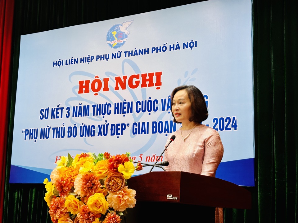 Ph&oacute; Chủ tịch Thường trực Hội LHPN TP Phạm Thị Thanh Hương ph&aacute;t biểu khai mạc hội nghị