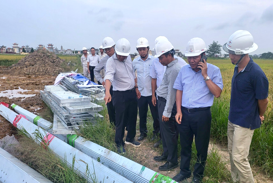 EVNHANOI chi viện nhân lực, phương tiện với tinh thần tất cả vì đường dây 500kV - Ảnh 4