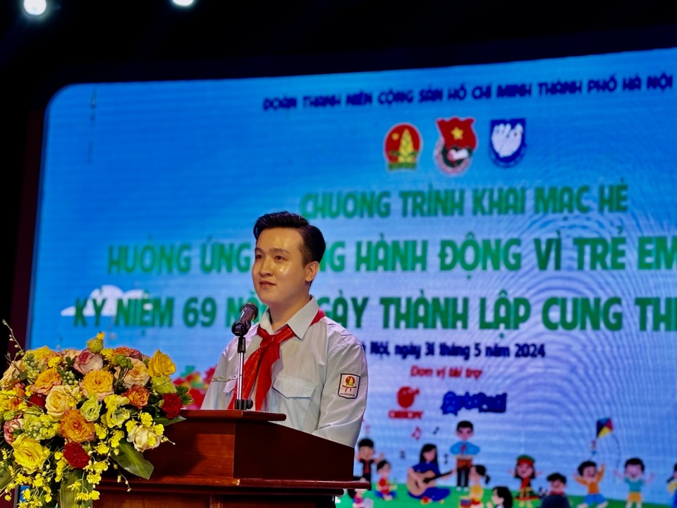 Ph&oacute; B&iacute; thư Th&agrave;nh đo&agrave;n, Chủ tịch Hội đồng Đội TP H&agrave; Nội Đ&agrave;o Đức Việt ph&aacute;t biểu khai mạc H&egrave; 2024