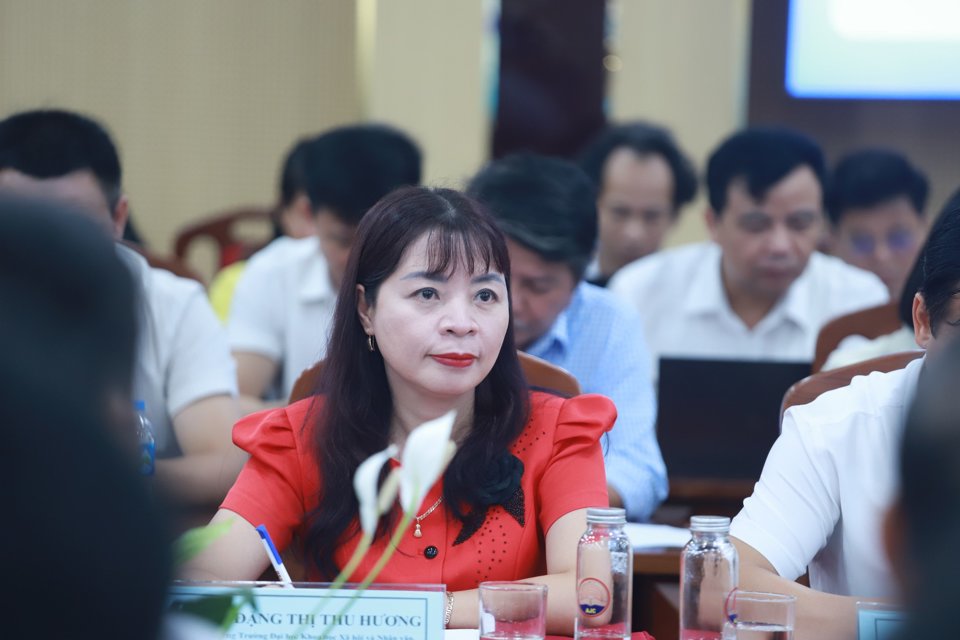 PGS.TS Đặng Thị Thu Hương - Ph&oacute; Hiệu trưởng Trường Đại học Khoa học x&atilde; hội &amp; nh&acirc;n văn, Đại học Quốc gia H&agrave; Nội: "Cần c&oacute; quy định ngưỡng bảo đảm chất lượng đầu v&agrave;o với ng&agrave;nh b&aacute;o ch&iacute; - truyền th&ocirc;ng".