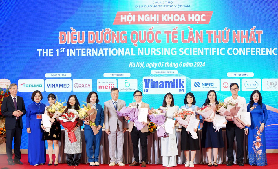 C&aacute;c đơn vị đồng h&agrave;nh c&ugrave;ng Đại hội.