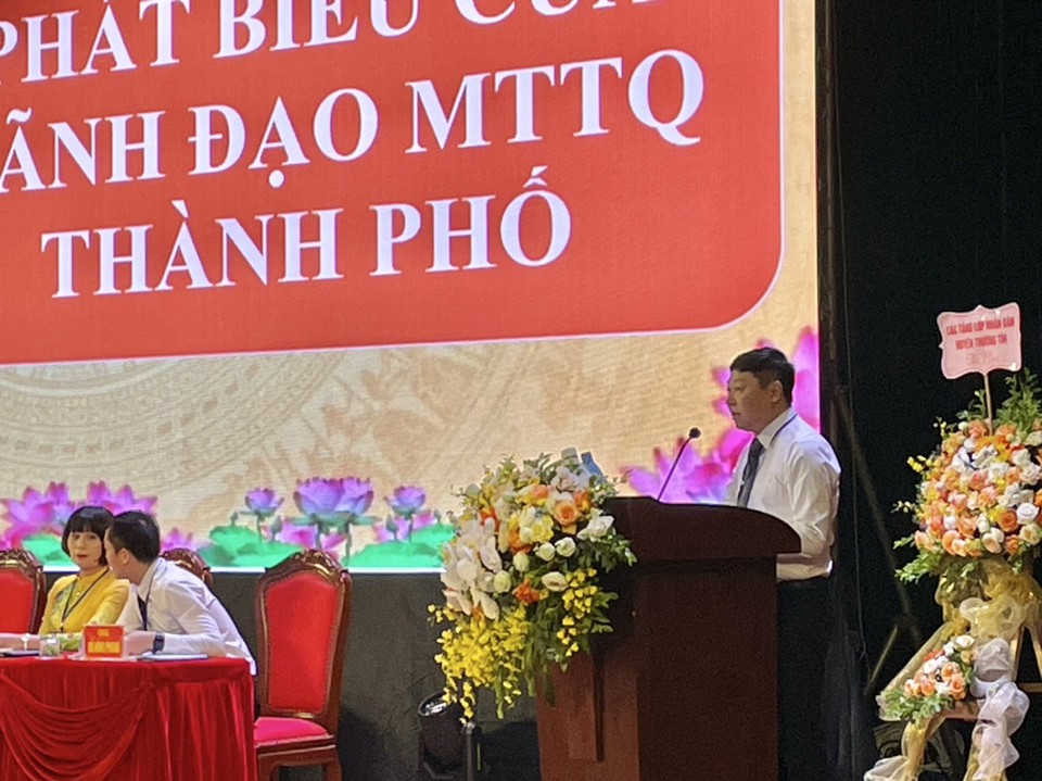 Ph&oacute; Chủ tịch Ủy ban MTTQ Việt Nam TP H&agrave; Nội Phạm Anh Tuấn ph&aacute;t biểu tại Đại hội