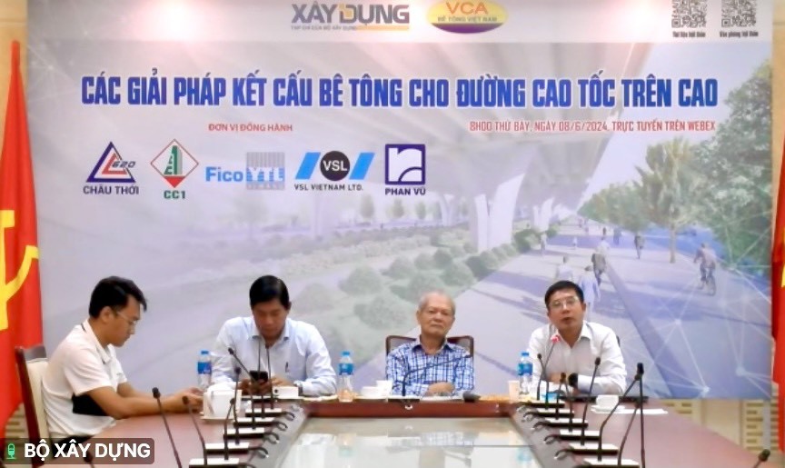 C&aacute;c chuy&ecirc;n gia tại hội thảo trực tuyến.