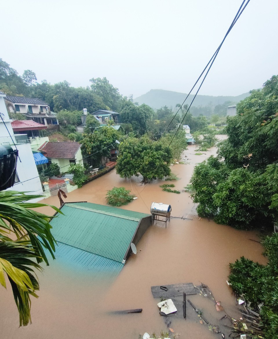 Ngập lụt tại huyện Ti&ecirc;n Y&ecirc;n. Ảnh CTV