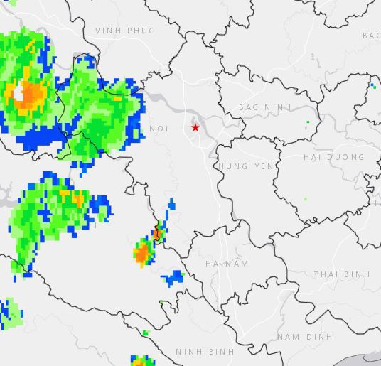 Cảnh báo mưa to, gió giật mạnh, lốc, sét khu vực nội thành Hà Nội - Ảnh 1