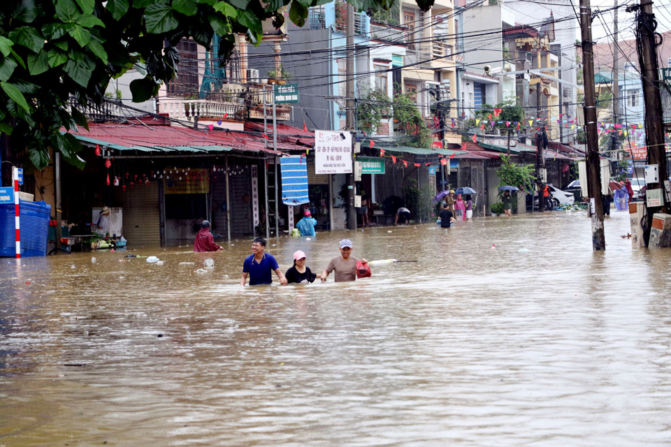 Toàn cảnh TP Hà Giang ngập úng, sạt lở đất, ách tắc giao thông - Ảnh 19