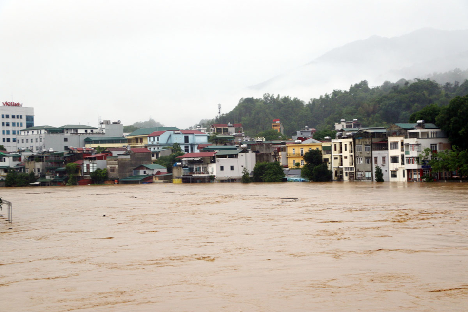 Toàn cảnh TP Hà Giang ngập úng, sạt lở đất, ách tắc giao thông - Ảnh 25