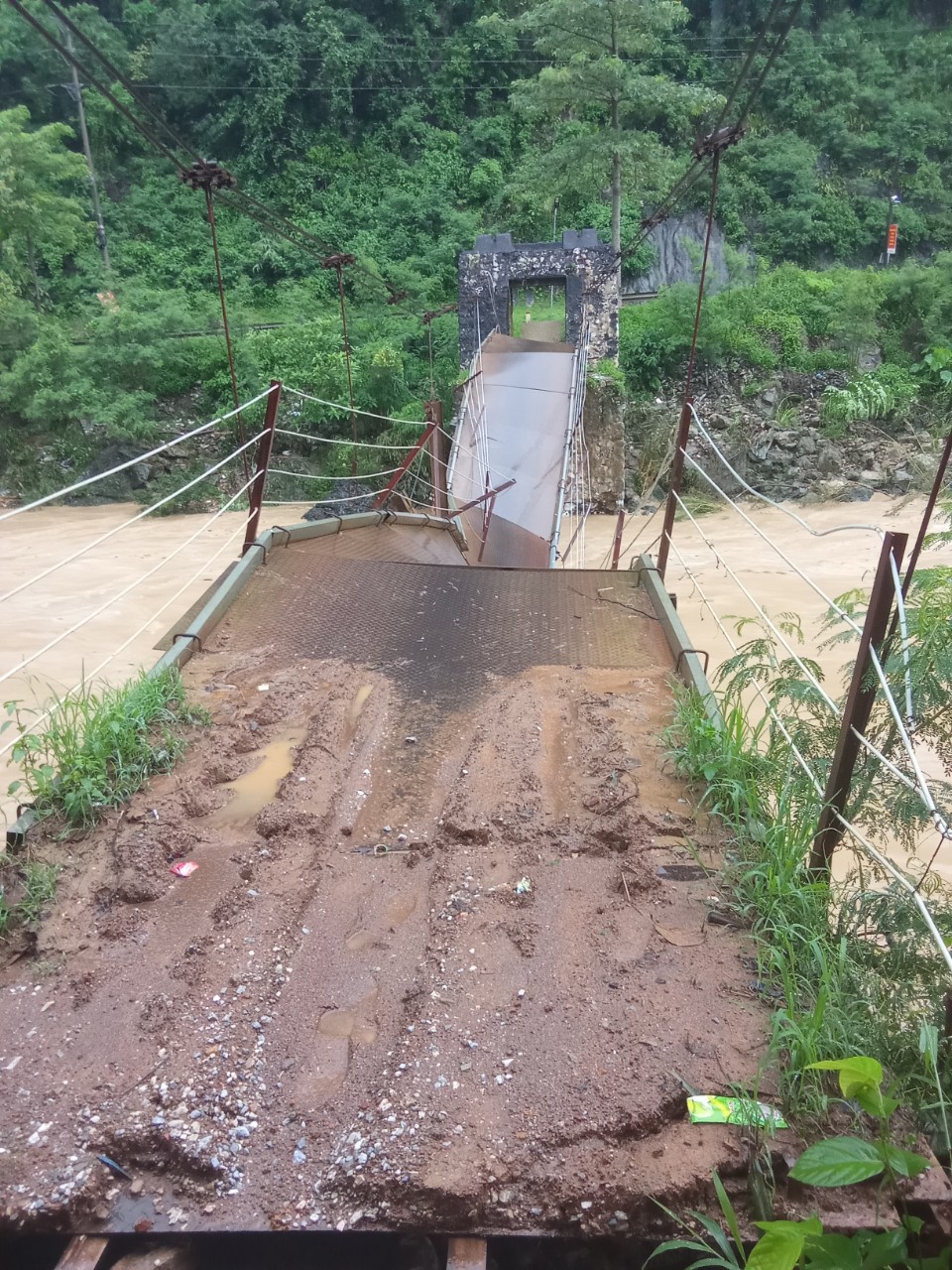 Toàn cảnh TP Hà Giang ngập úng, sạt lở đất, ách tắc giao thông - Ảnh 17