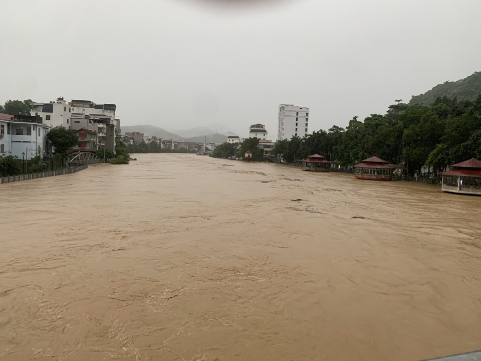 Toàn cảnh TP Hà Giang ngập úng, sạt lở đất, ách tắc giao thông - Ảnh 1