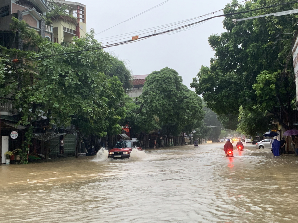 Toàn cảnh TP Hà Giang ngập úng, sạt lở đất, ách tắc giao thông - Ảnh 3