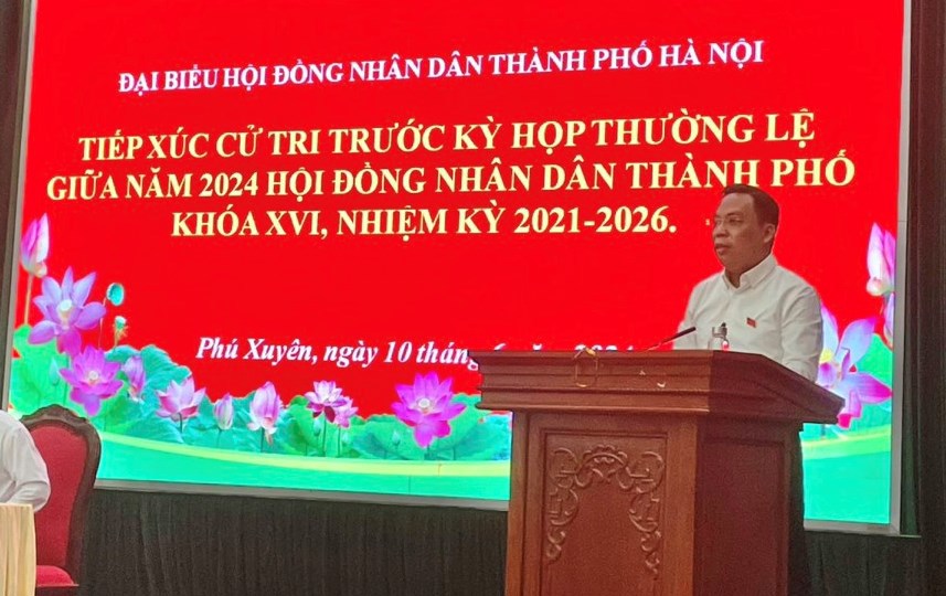 Ph&oacute; trưởng Ban Kinh tế - Ng&acirc;n s&aacute;ch HĐND TP H&agrave; Nội Nguyễn Minh Tu&acirc;n ph&aacute;t biểu tại cuộc tiếp x&uacute;c cử tri, s&aacute;ng 10/6.