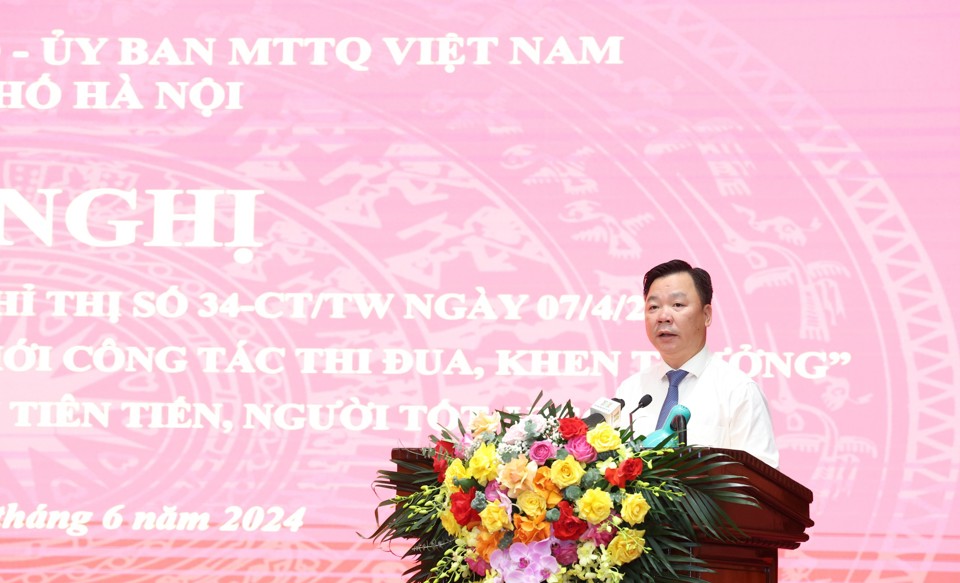 Ph&oacute; Chủ tịch Thường trực Ủy ban MTTQ Việt Nam TP H&agrave; Nội Nguyễn Sỹ Trường ph&aacute;t biểu tham luận