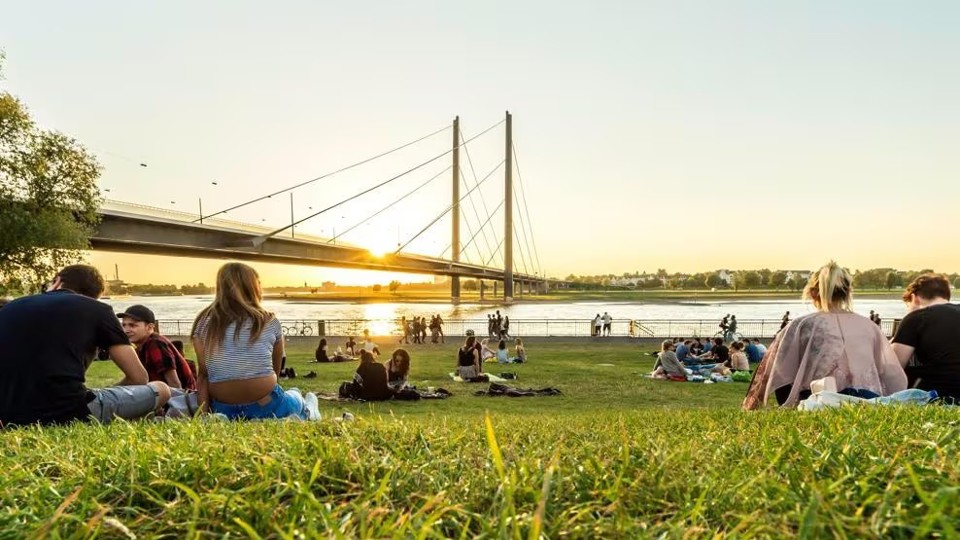 Dusseldorf l&agrave; một trong những th&agrave;nh phố sang trọng bấc nhất tại nước Đức. Ảnh: AFP