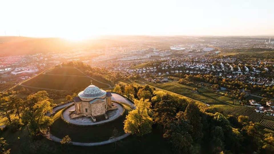 Stuttgart l&agrave; một th&agrave;nh phố c&ocirc;ng nghiệp h&agrave;ng đầu. Ảnh: AFP