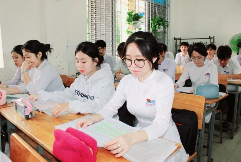 Học sinh tỉnh B&agrave; Rịa -Vũng T&agrave;u nỗ lực học &ocirc;n thi tốt nghiệp THPT năm 2024.