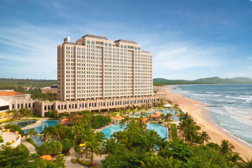 Holiday Inn Resort Ho Tram Beach, resort với điểm đ&aacute;nh gi&aacute; 8,9.