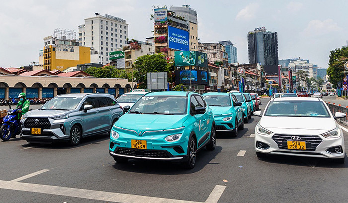 Hỗ trợ doanh nghiệp kinh doanh taxi chuyển đổi sang xe điện