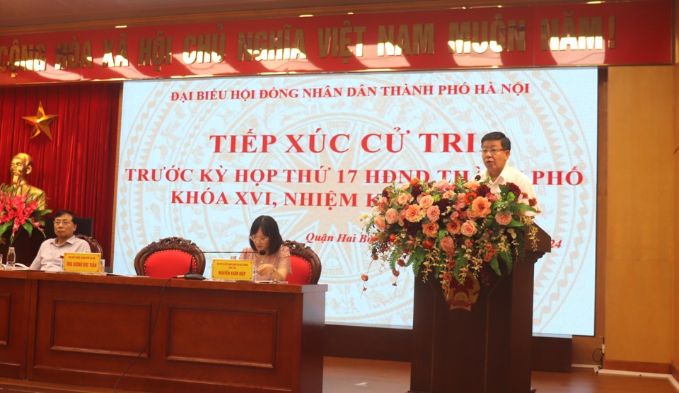 Ph&oacute; Chủ tịch UBND TP H&agrave; Nội Dương Đức Tuấn trả lời thỏa đ&aacute;ng những vấn đề cử tri Quận Hai B&agrave; Trưng phản &aacute;nh