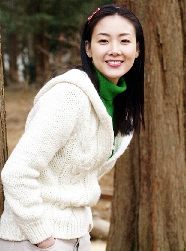 Choi Ji Woo trong phim &ldquo;Bản t&igrave;nh ca m&ugrave;a đ&ocirc;ng&rdquo;. Ảnh: Koreaboo