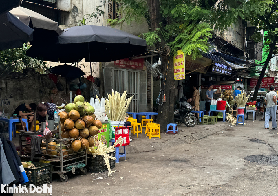 Nước m&iacute;a kh&ocirc;ng c&ograve;n qu&aacute; xa lạ đối với nhiều người d&acirc;n, đặc biệt khi thời tiết m&ugrave;a H&egrave; trời nắng n&oacute;ng.