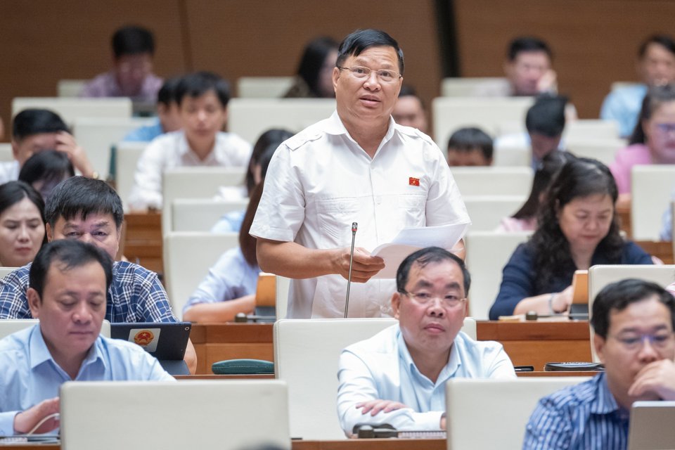 Đại biểu Trần Văn Tiến (Đo&agrave;n tỉnh Vĩnh Ph&uacute;c) đ&aacute;nh gi&aacute; cao về tư vấn v&agrave; c&aacute;c cơ quan c&oacute; li&ecirc;n quan đến Quy hoạch Thủ đ&ocirc; v&agrave; điều chỉnh Quy hoạch Thủ đ&ocirc; đ&atilde; ho&agrave;n th&agrave;nh khối lượng c&ocirc;ng việc rất lớn