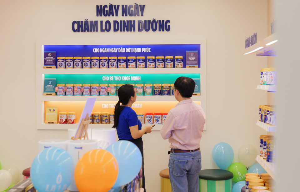 Vinamilk hiện c&oacute; gần 250 loại sản phẩm dinh dưỡng đ&aacute;p ứng hầu hết nhu cầu ở mọi lứa tuổi.