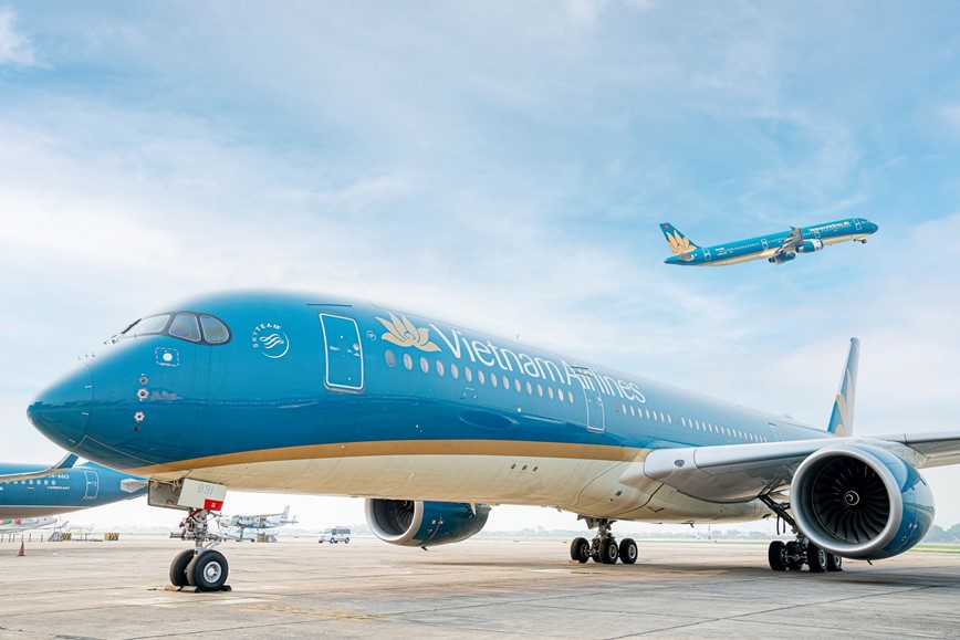 Vietnam Airlines tăng giá vé máy bay để bù đắp chi phí - Ảnh 1