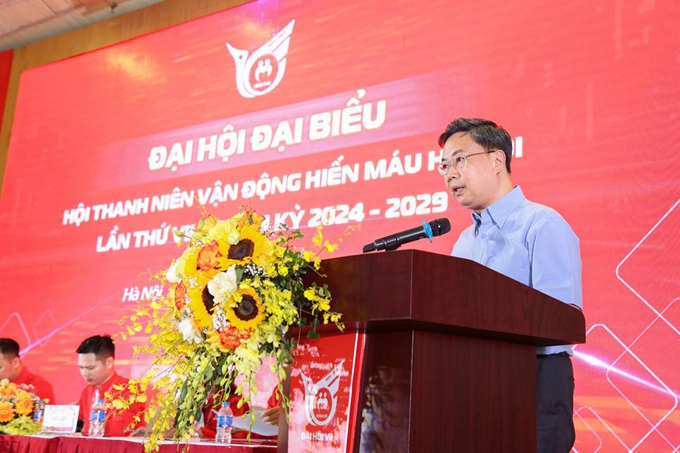 PGS.TS Nguyễn H&agrave; Thanh - Viện trưởng Viện Huyết học &ndash; Truyền m&aacute;u T.Ư ph&aacute;t biểu tại Đại hội.