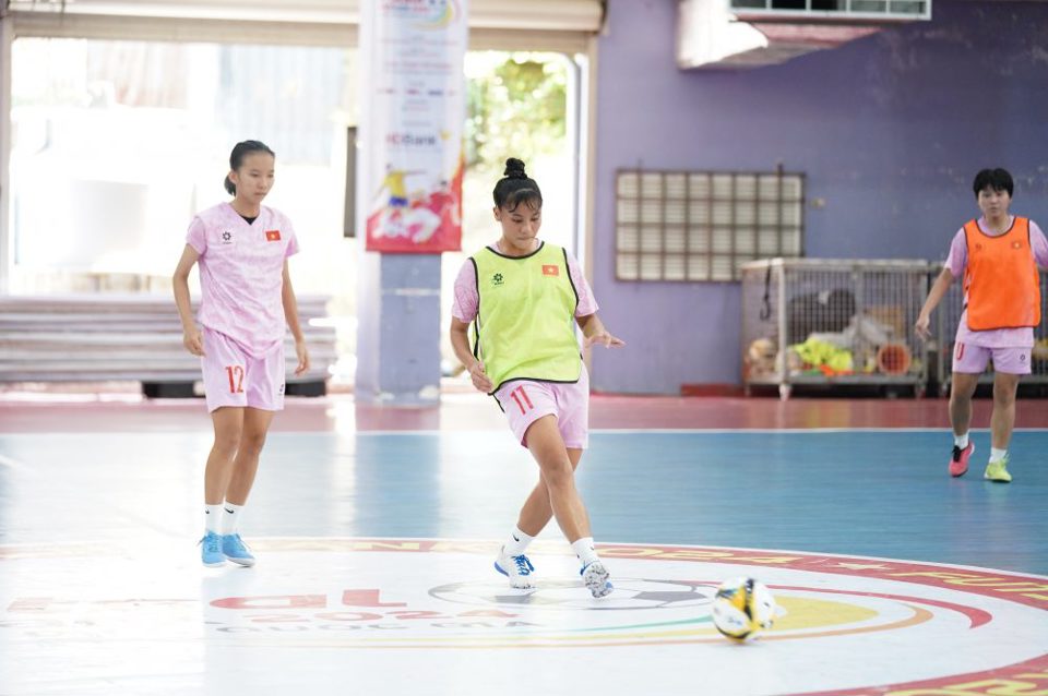 Tuyển futsal nữ Việt Nam&nbsp;sẽ l&ecirc;n đường tới Lan Ch&acirc;u (Trung Quốc) để tham dự giải đấu giao hữu quốc tế diễn ra từ ng&agrave;y 11 - 15/7. Ảnh: VFF