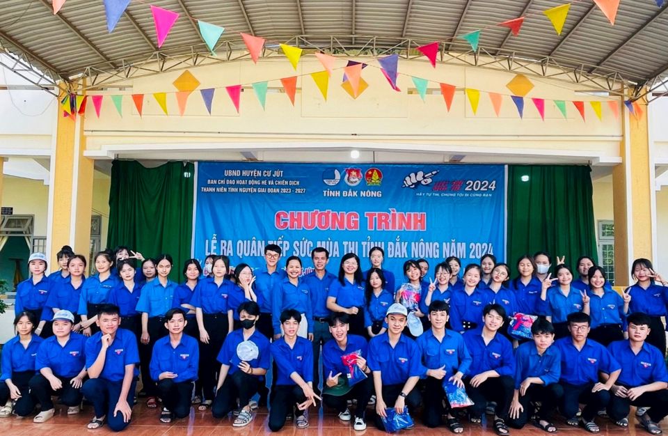 C&aacute;c Đo&agrave;n vi&ecirc;n, thanh ni&ecirc;n t&igrave;nh nguyện đ&atilde; sẵ s&agrave;ng tiếp sức trong kỳ thi tốt nghiệp THPT năm 2024 tr&ecirc;n địa b&agrave;n tỉnh Đắk N&ocirc;ng.