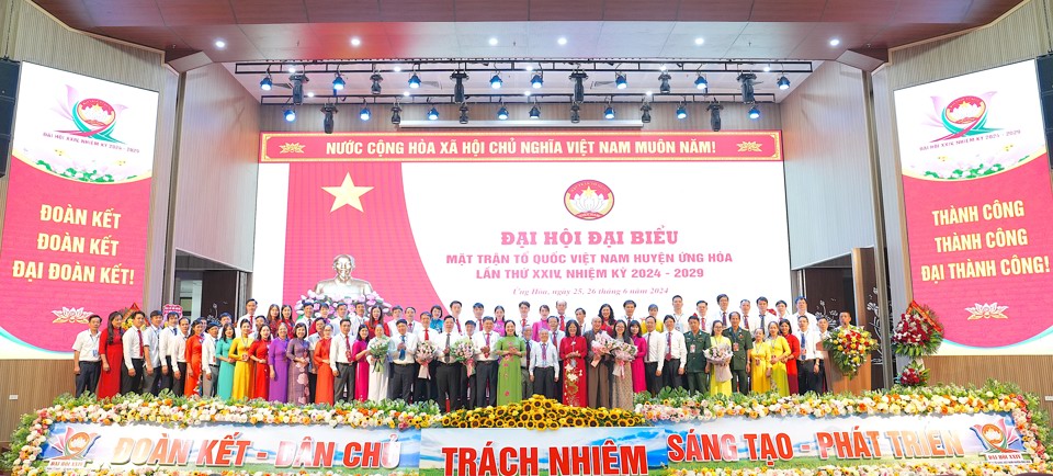 Đại hội đại biểu Ủy ban MTTQ huyện Ứng H&ograve;a lần thứ XIV nhiệm kỳ 2024 &ndash; 2029 c&oacute; chủ đề&nbsp;&ldquo;Đo&agrave;n kết - D&acirc;n chủ - Tr&aacute;ch nhiệm - S&aacute;ng tạo - Ph&aacute;t triển&rdquo;. Ảnh: Lại Tấn &nbsp;