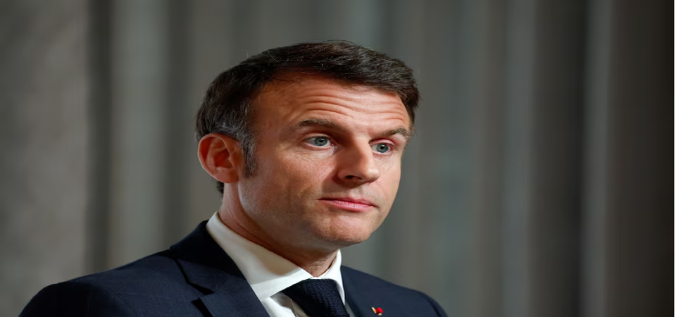 Vị thế của &ocirc;ng Macron đang bị suy giảm nghi&ecirc;m trọng. Ảnh: Reuters