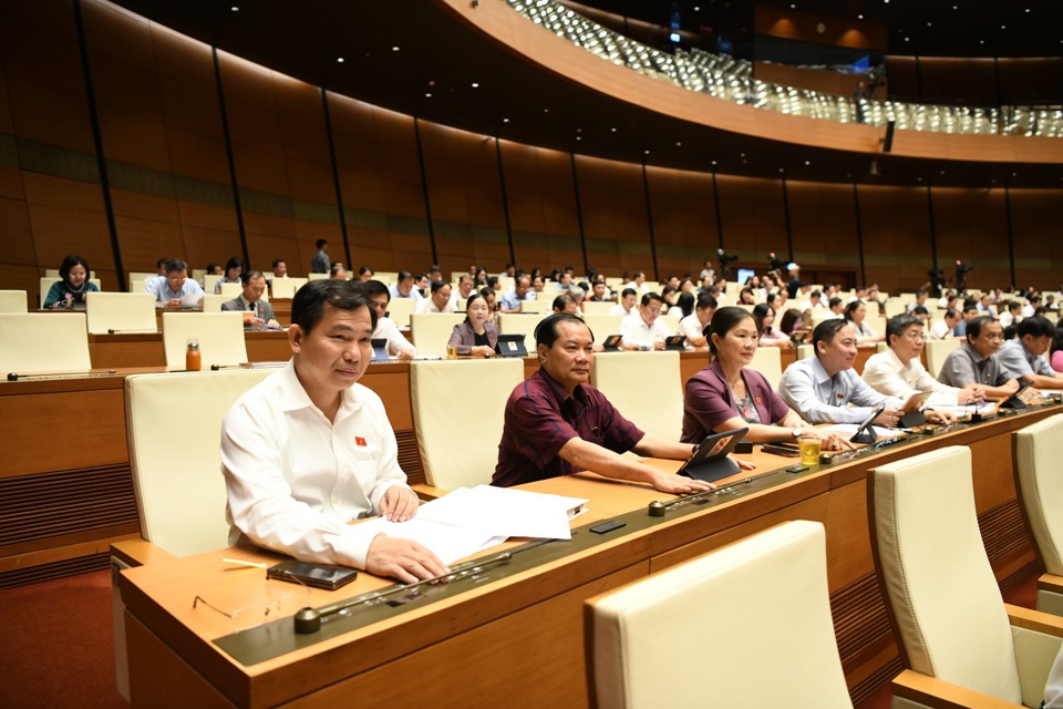 Dự thảo Luật Thủ đô (sửa đổi) được các đại biểu Quốc hội biểu quyết thông qua  gồm 7 chương và 54 điều