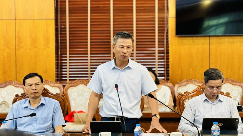 Gi&aacute;m đốc Sở GTVT H&agrave; Nội Nguyễn Phi Thường ph&aacute;t biểu tại hội thảo.