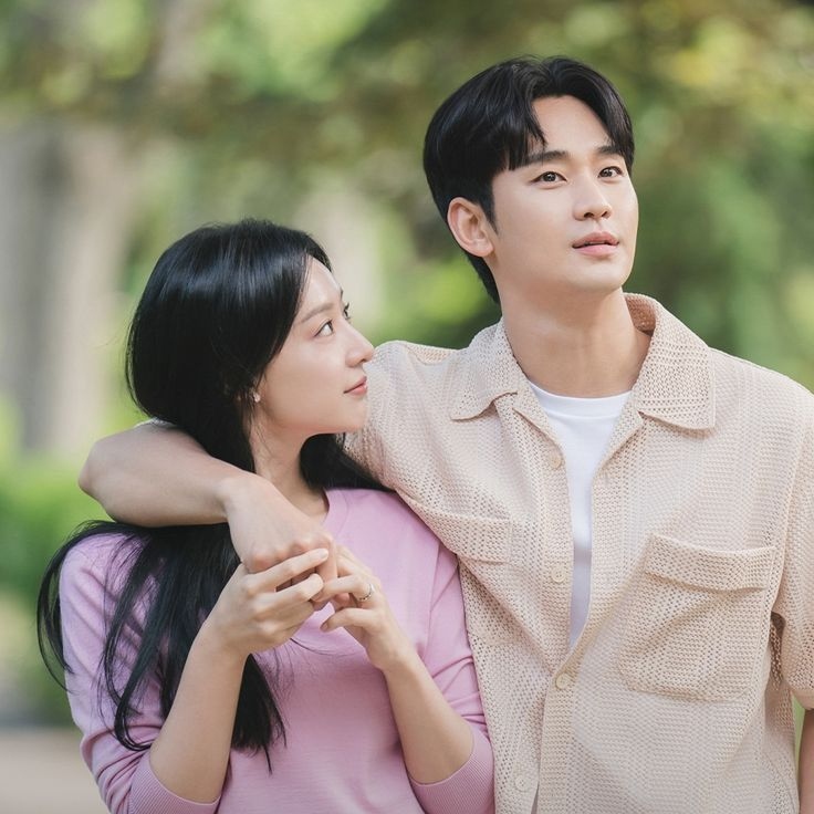 Kim Soo Hyun có bao nhiêu "người tình"? - Ảnh 3