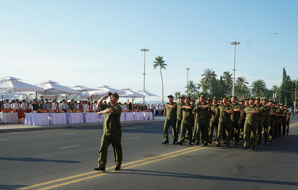 TP Nha Trang&nbsp;ra mắt lực lượng tham gia bảo vệ an ninh, trật tự ở cơ sở.